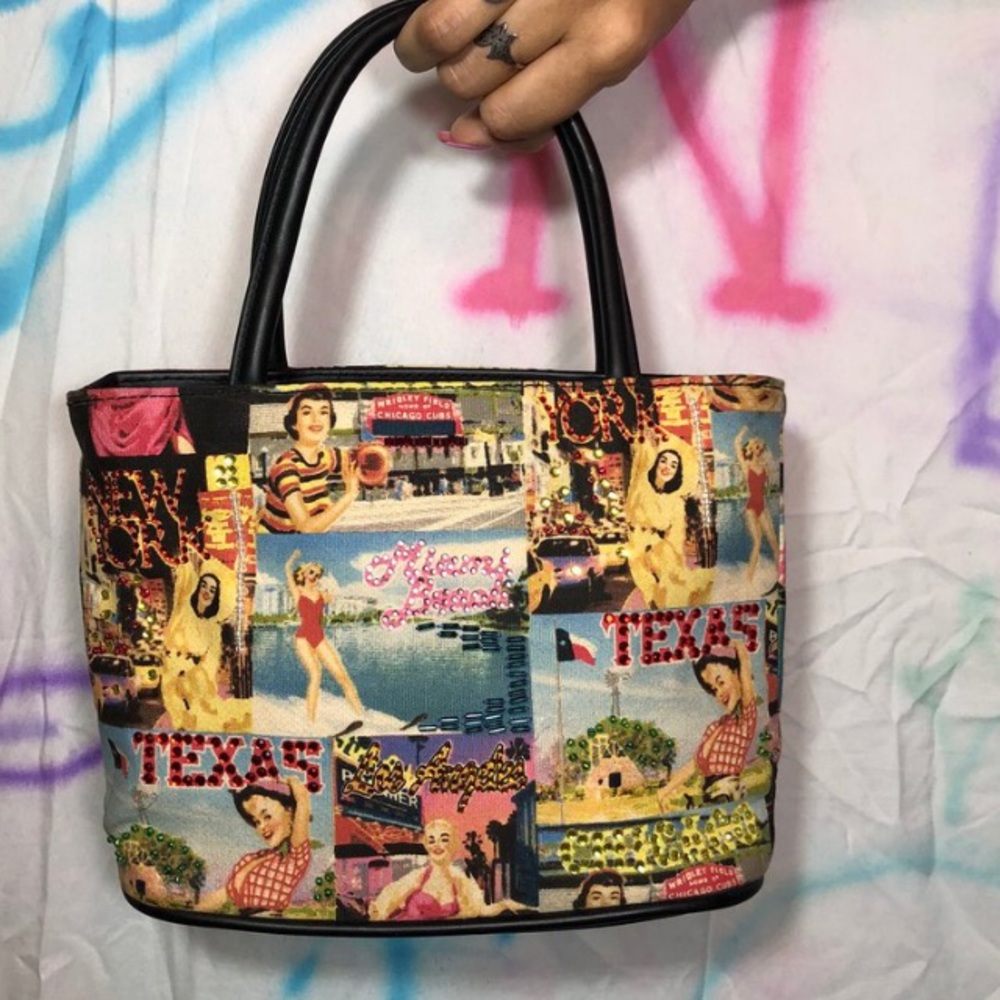 THRIFTED Y2K MINI PURSE